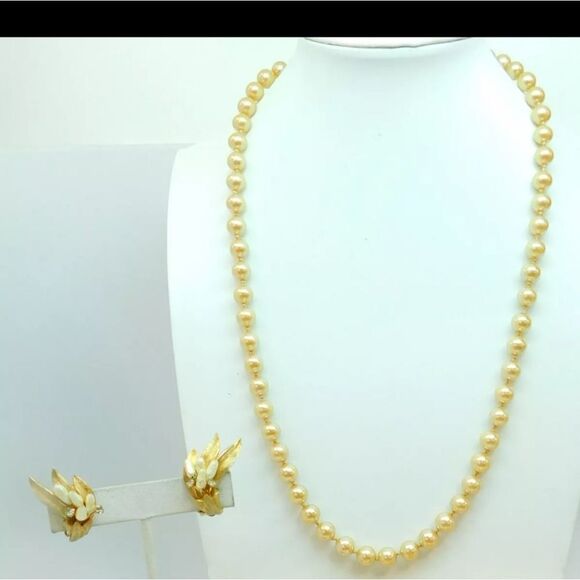 lisner Jewelry - VNTG Lisner Duchess & Fashion Gold Tone CZ & Faux Pearl Jewelry & Brooch 128.5g